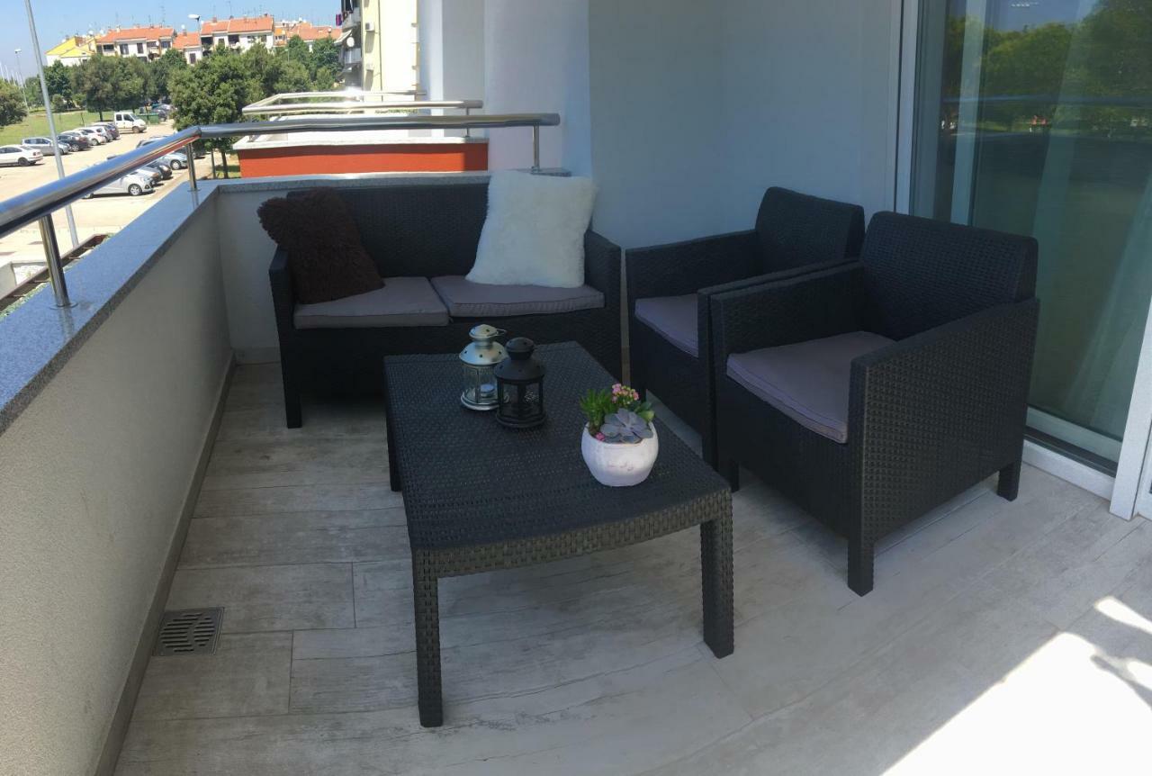 Holly Apartman Umag Exterior photo